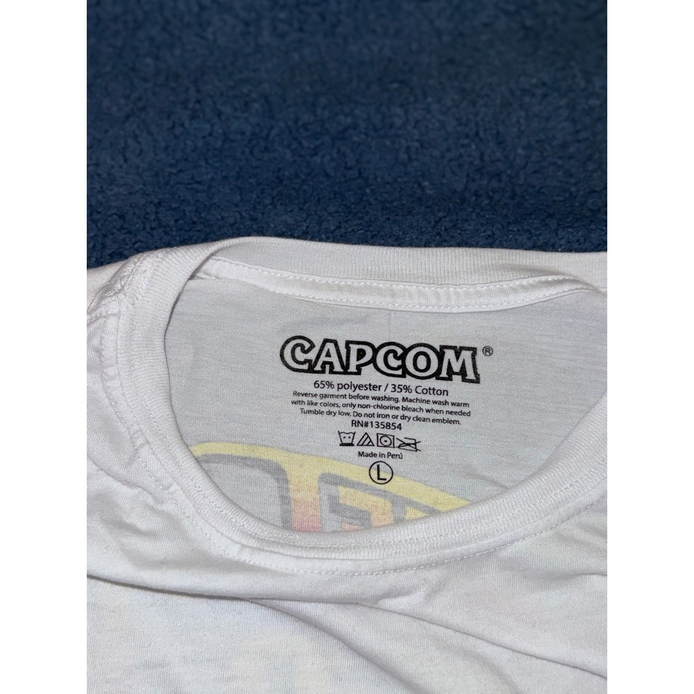 Capcom Street Fighter II Graphic T-Shirt White Mens Large Ryu Ken Akuma M Bison - Picture 4 of 4